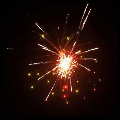 Kembang Api Kue Konsumen Cina Untuk Perayaan Tahun Baru 1.4g Un0336 Cake Pyrotechnic