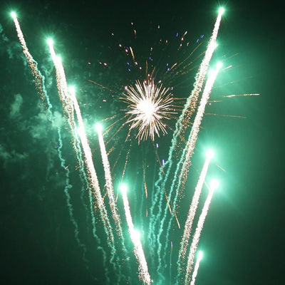 Cina Pyrotechnics Kombinasi 168 tembakan Kue Kekerasan kembang api di luar ruangan
