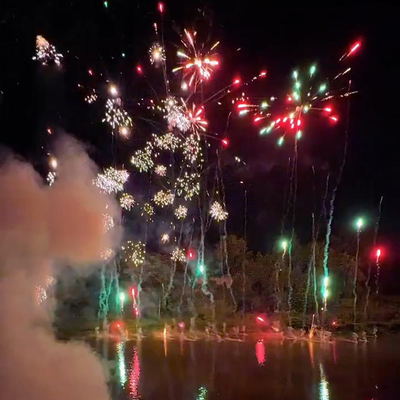 Pabrik Cina Liuyang Mandarin Disesuaikan 1.4g Konsumen Kembang Api Air Kue Kembang Api Kue Pyrotechnics