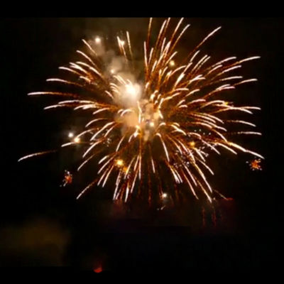 Kembang Api Kue Klasik Luar Ruangan Cina Kustom Kembang Api 16 Tembakan