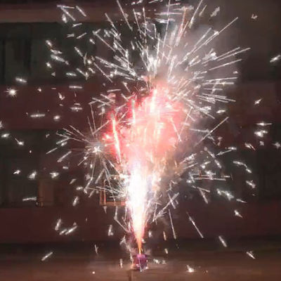 Ground Spinning Little Bear Toy Kembang Api Air Mancur Kembang Api Pyro Sparkler